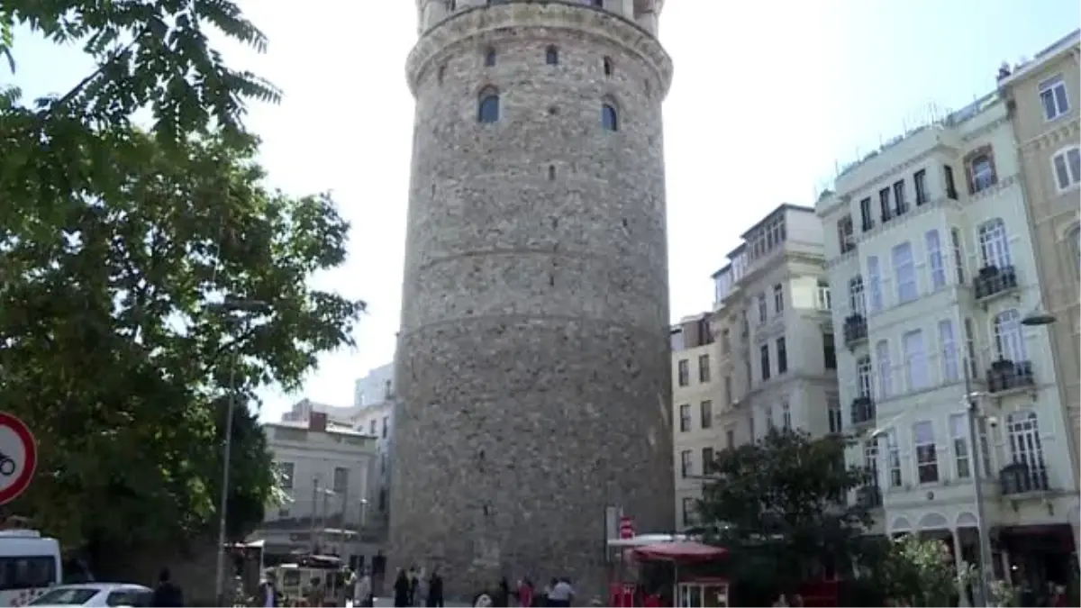 Galata Kulesi yeniden ziyaretçilerini ağırlamaya başladı