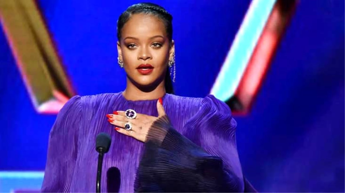 İç çamaşırı defilesinde İslam\'a saygısızlık yapan Rihanna, Müslümanlardan özür diledi