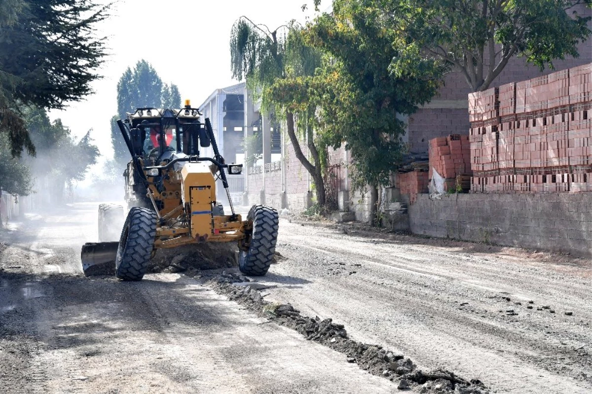 Isparta Belediyesi\'nden 20 bin metrekarelik alanda asfalt çalışması