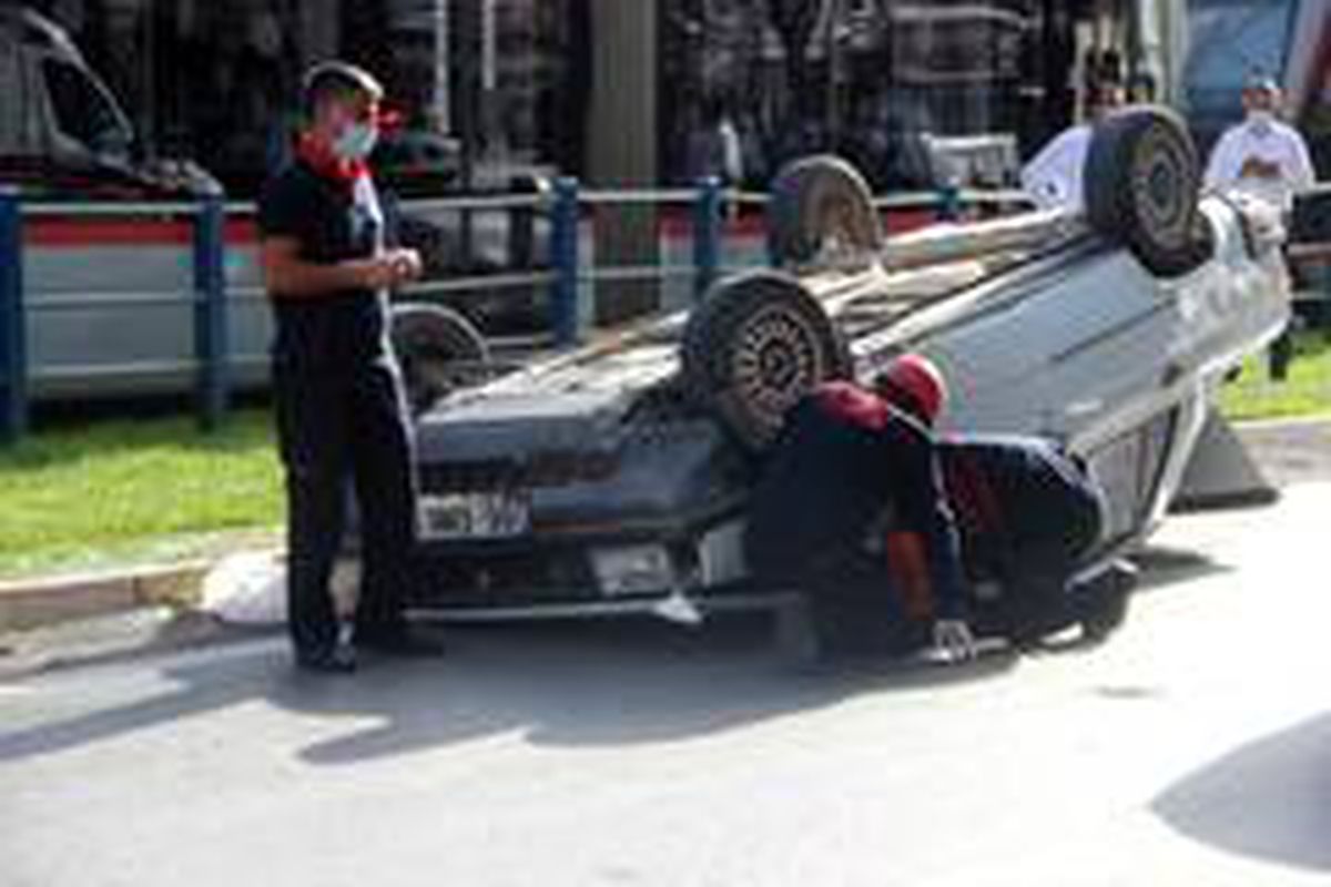 Kayseri\'de takla atan otomobilde şans eseri yaralanan olmadı
