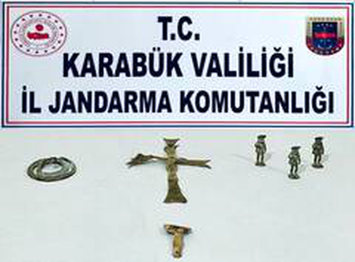 Kontrol noktasında tarihi eserle yakalandılar