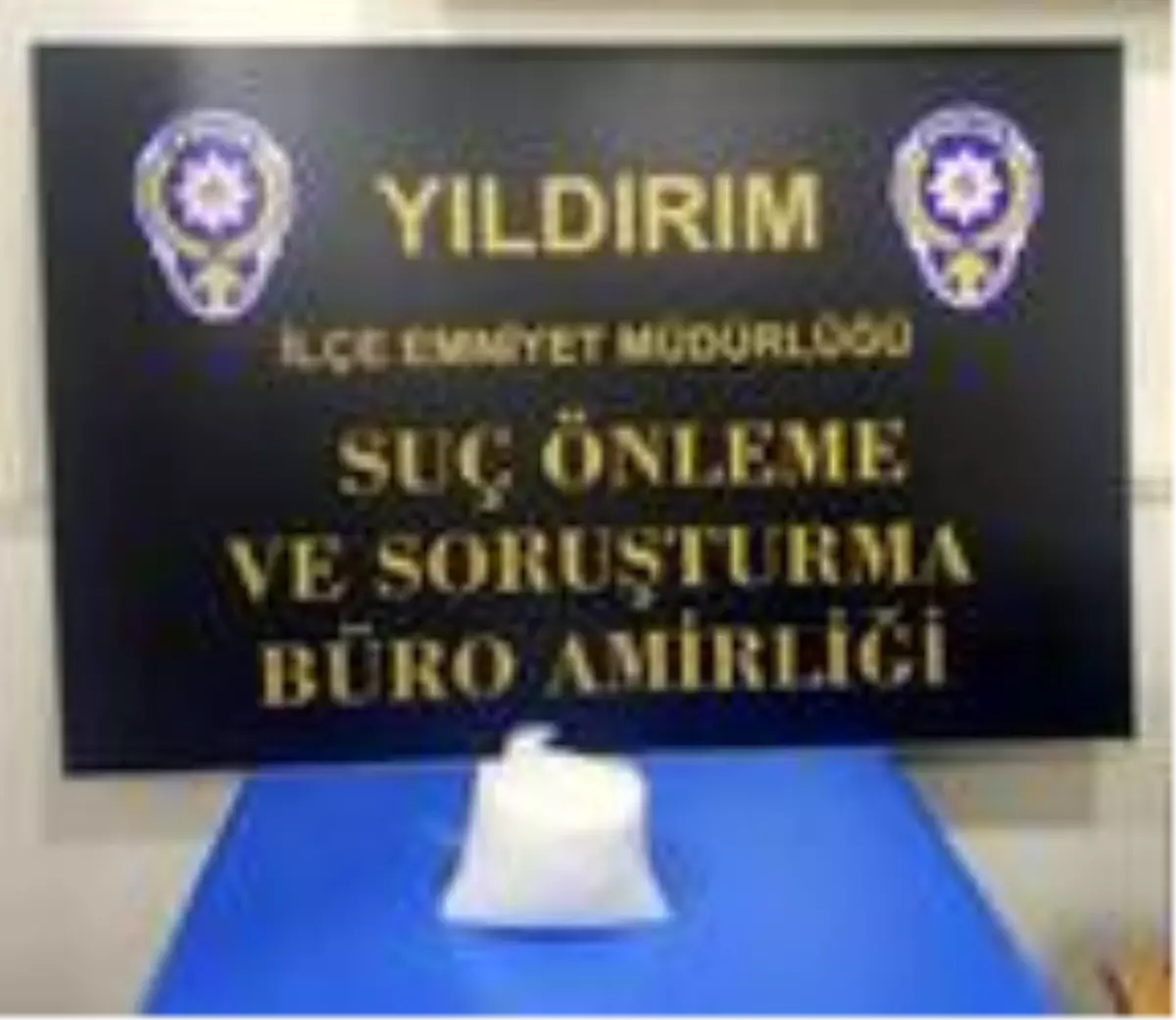 Lüks otomobilde 1 kilo uyuşturucu bulundu