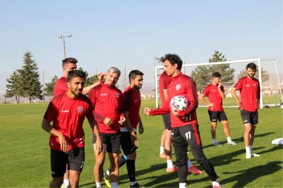 Nevşehir Belediyespor\'da Ofspor maçı hazırlıkları sürüyor