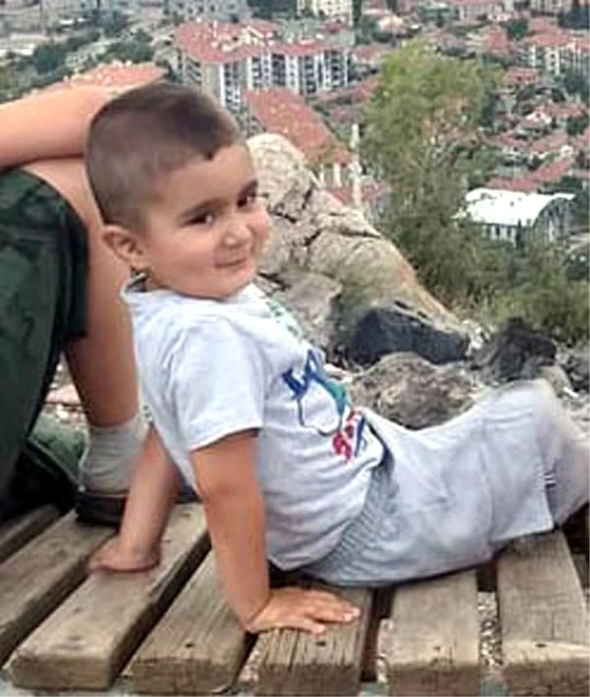 Traktörden düşen 3 yaşındaki Ömer, yaralandı