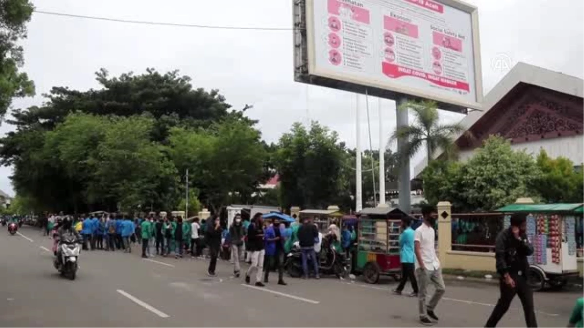 Endonezya\'da yasalaşan istihdam paketi karşıtı gösteriler 3. gününde sürüyor