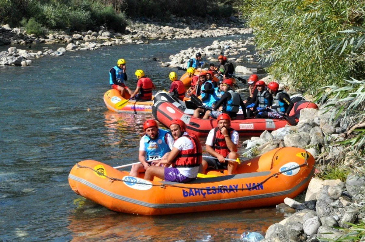 Habur Çayında rafting heyecanı başladı