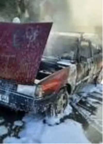 Hatay'da LPG'li otomobil yangını Hatay'da LPG'li otomobil yangını