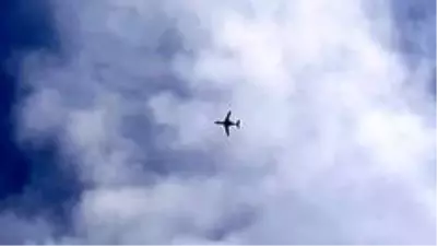 Karabük'teki orman yangınına uçak ve helikopterle müdahale ediliyor Karabük'teki orman yangınına uçak ve helikopterle müdahale ediliyor