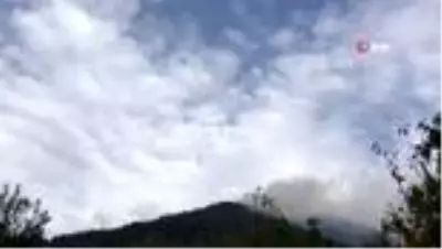 Karabük'teki orman yangınına uçak ve helikopterle müdahale ediliyor Karabük'teki orman yangınına uçak ve helikopterle müdahale ediliyor