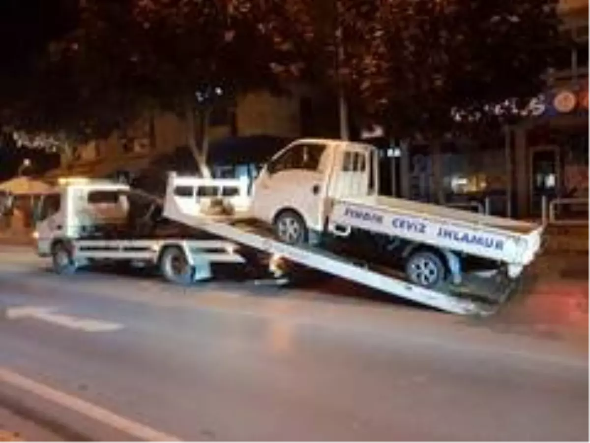 Son dakika haber | Kavşakta kamyonetiyle attığı drift pahalıya patladı