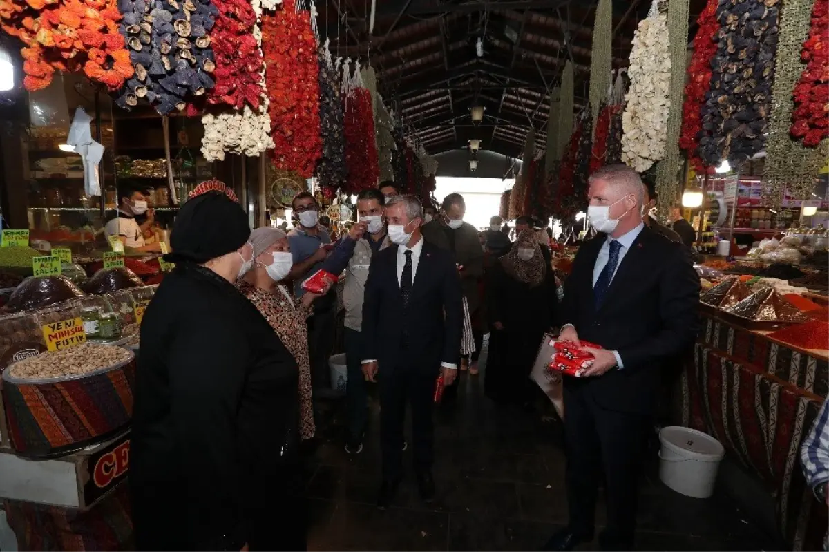 Maskesiz karşılamaya vali uyarısı