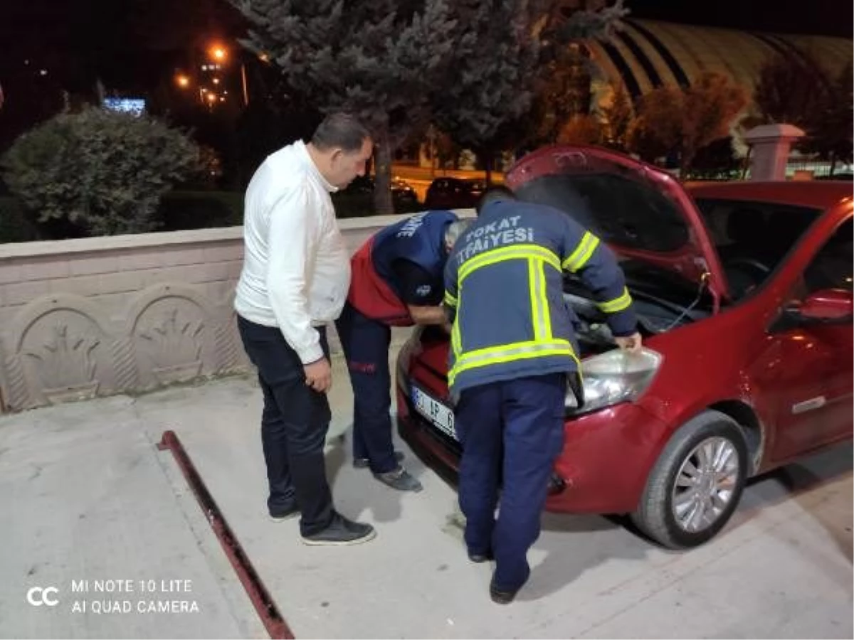 Otomobillerin motoruna giren kediyi itfaiye çkarttı