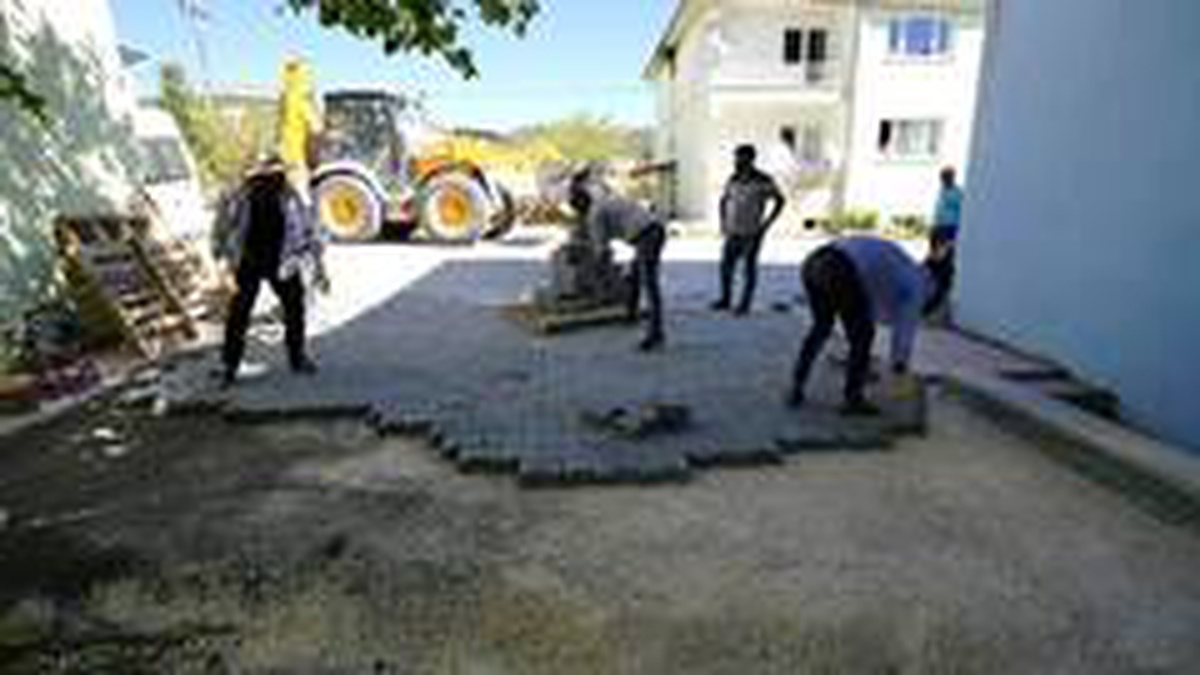 Petrol Mahallesine kilitli parke taşı