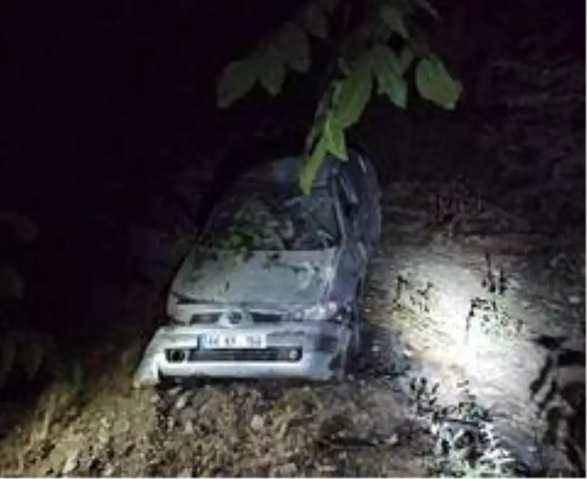 Takla atan otomobilde bulunan 3 kişi yaralandı