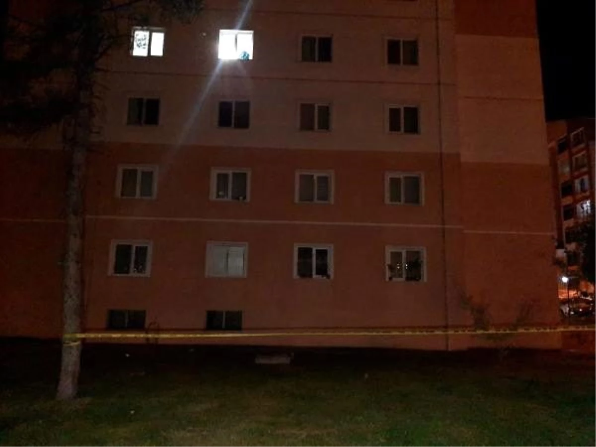 4\'üncü kattaki evinin penceresinden düşen kadın yaralandı