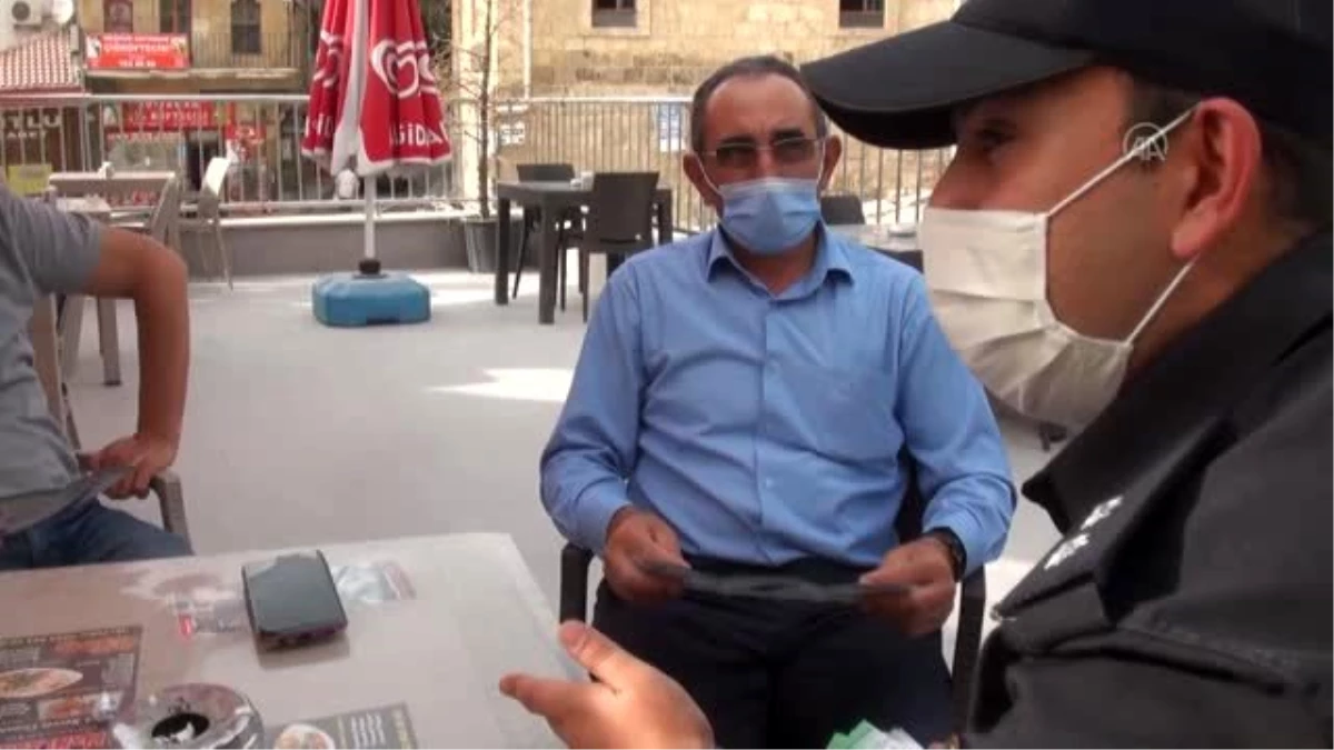 Beypazarı\'nda polis ekipleri, esnafı ve halkı dolandırıcılara karşı bilgilendiriyor