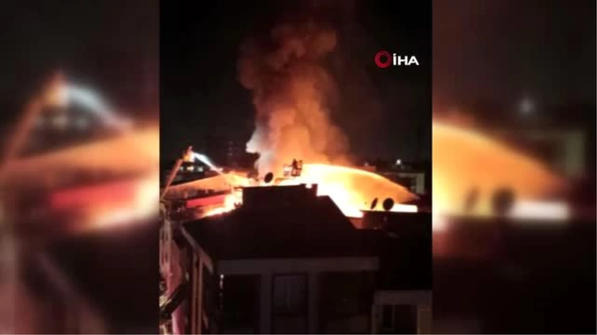 Esenyurt\'ta bir binanın çatısı alev alev yandı