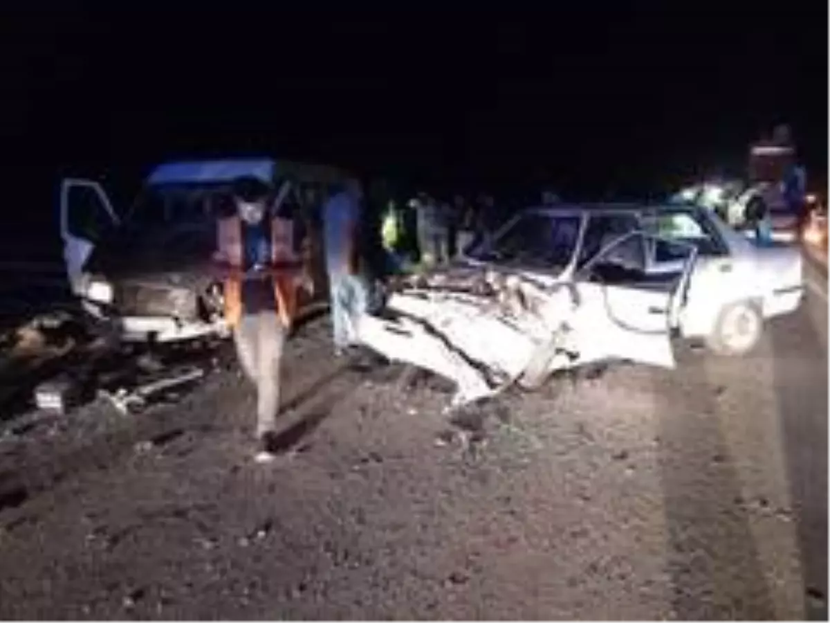 Son dakika haber: Günyüzü\'nde trafik kazası, 1 ölü 2 yaralı