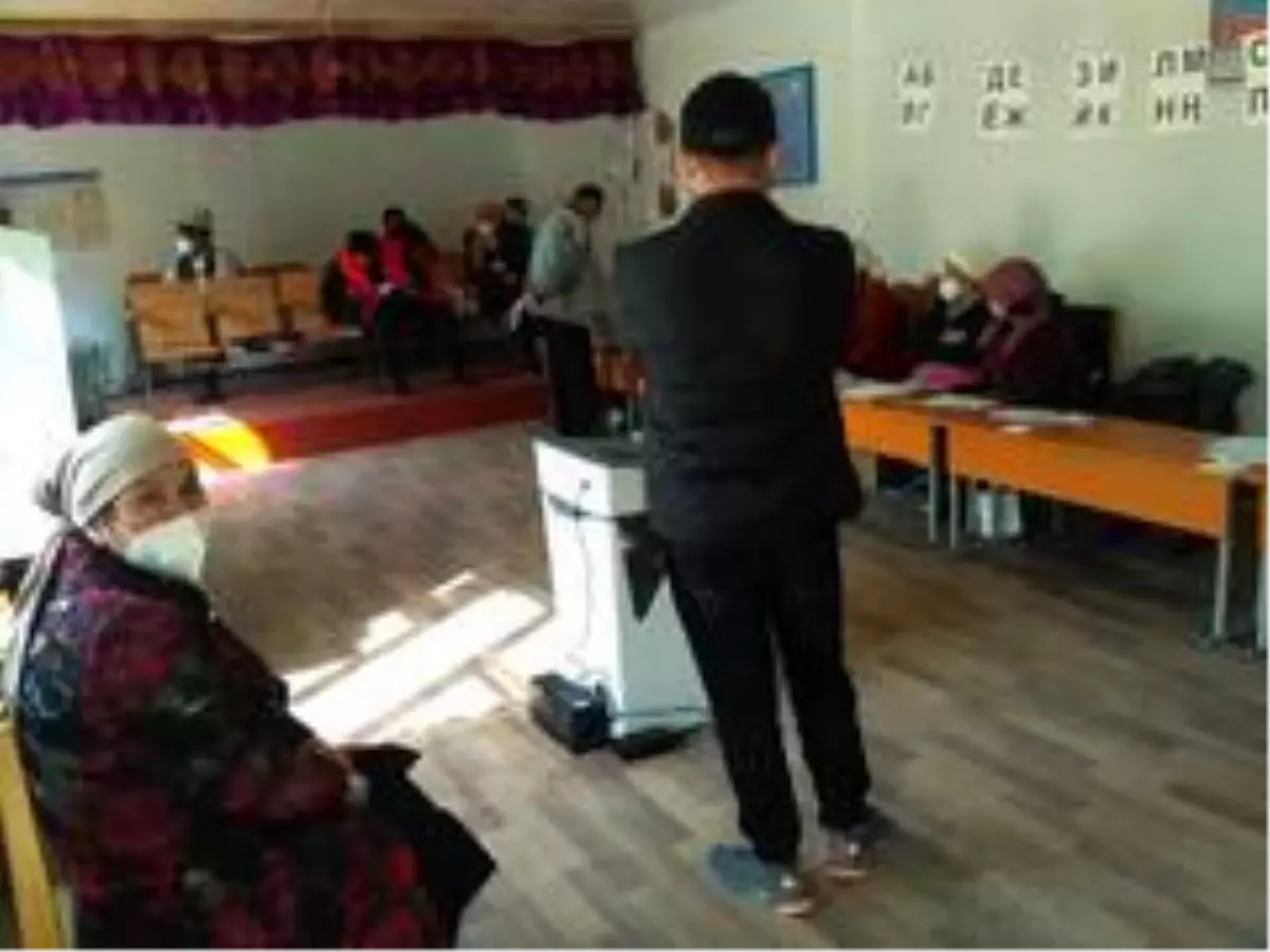 Kırgızistan Cumhurbaşkanı Ceenbekov, Başbakan Boronov\'un istifasını onayladı