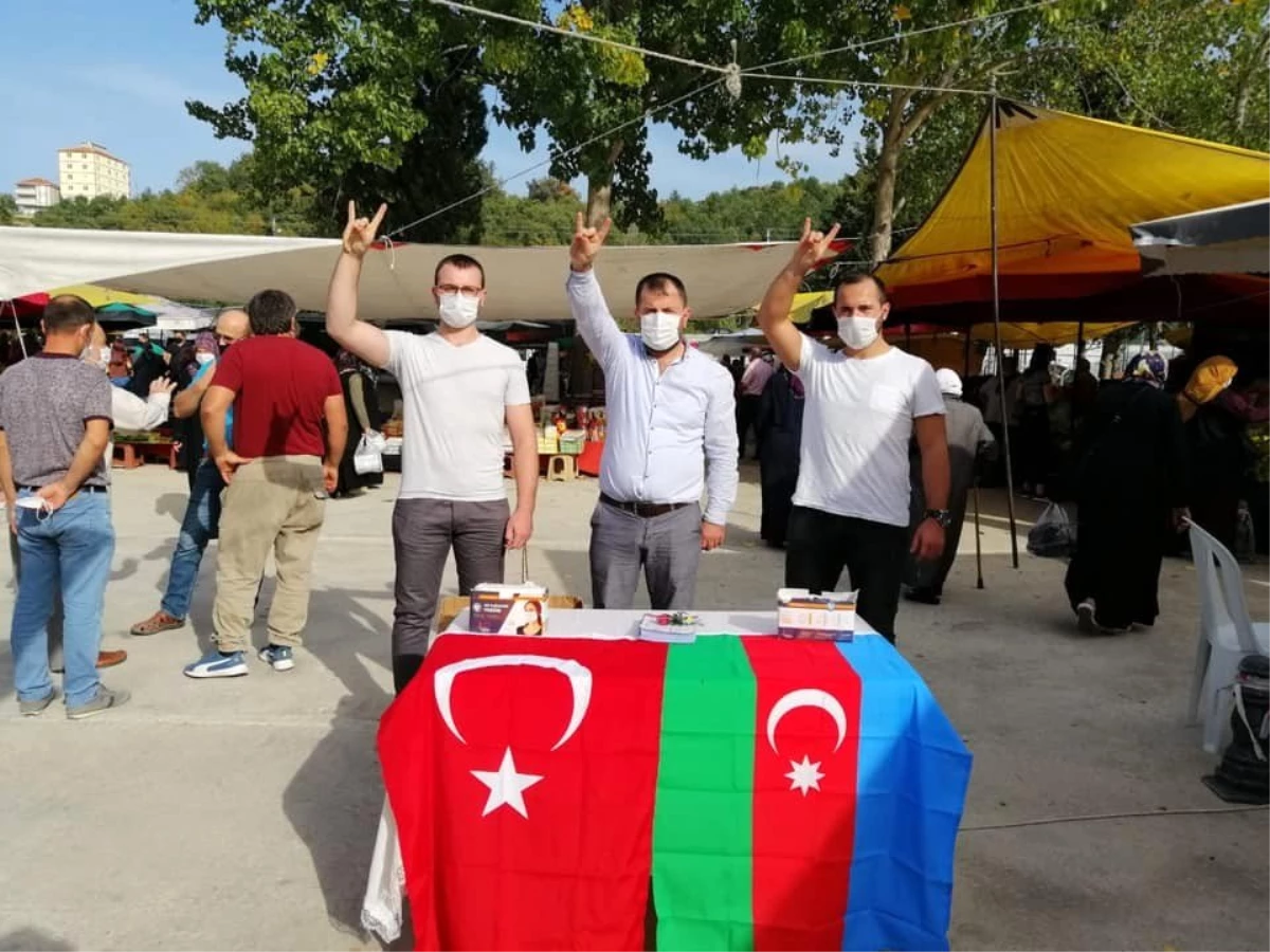 MHP\'den vatandaşlara ücretsiz maske dağıtımı