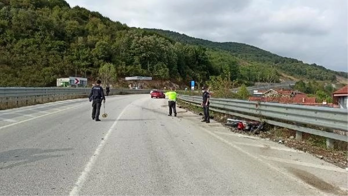 Otomobile çarpan motosikletin sürücüsü öldü