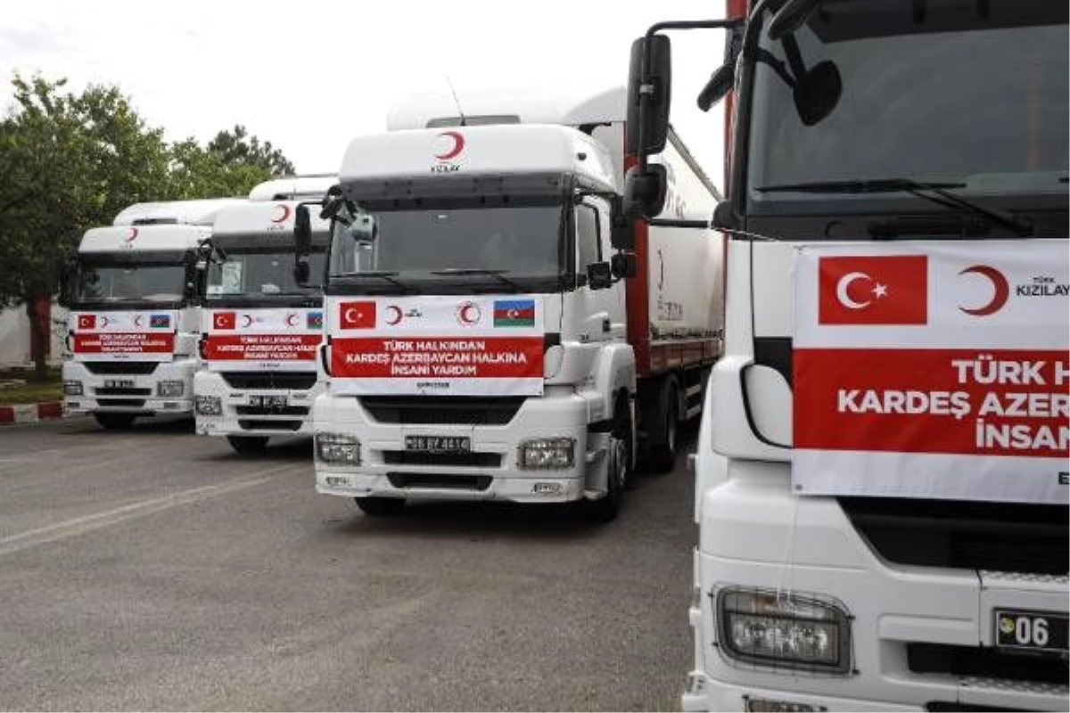 Türkiye\'den Azerbaycan\'a 4 TIR\'lık insani yardım