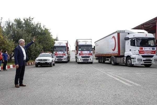 Türkiye'den Azerbaycan'a 4 TIR'lık insani yardım