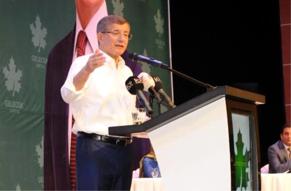 Ahmet Davutoğlu, partisinin Mersin İl Kongresi\'ne katıldı