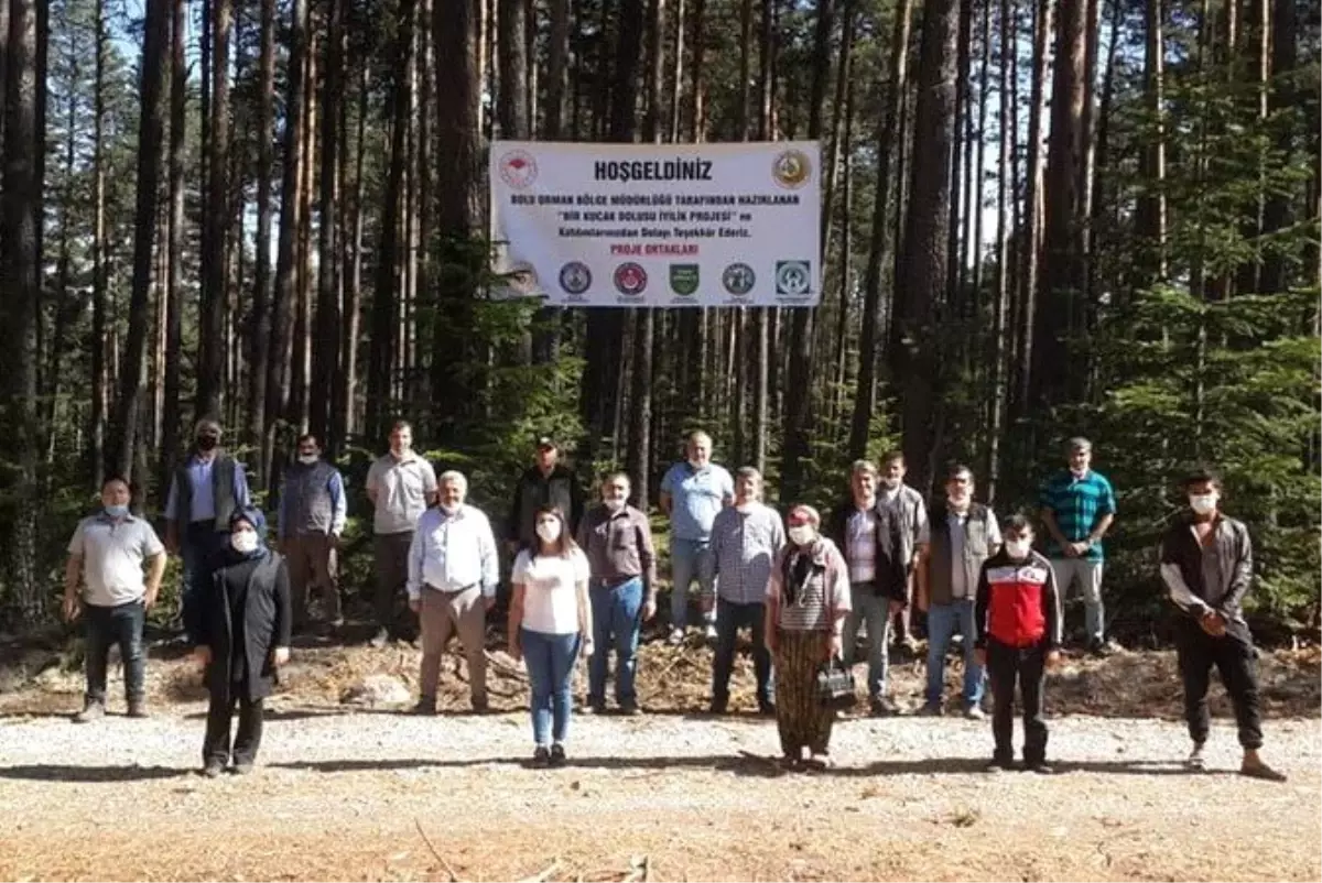 Bolu\'da yardıma muhtaç aileler için odun toplandı