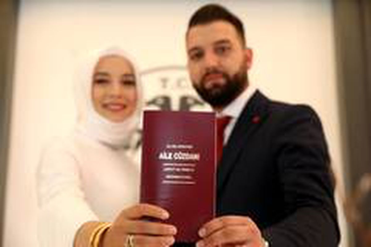 Evlilik için 10.10.2020 tarihini seçtiler