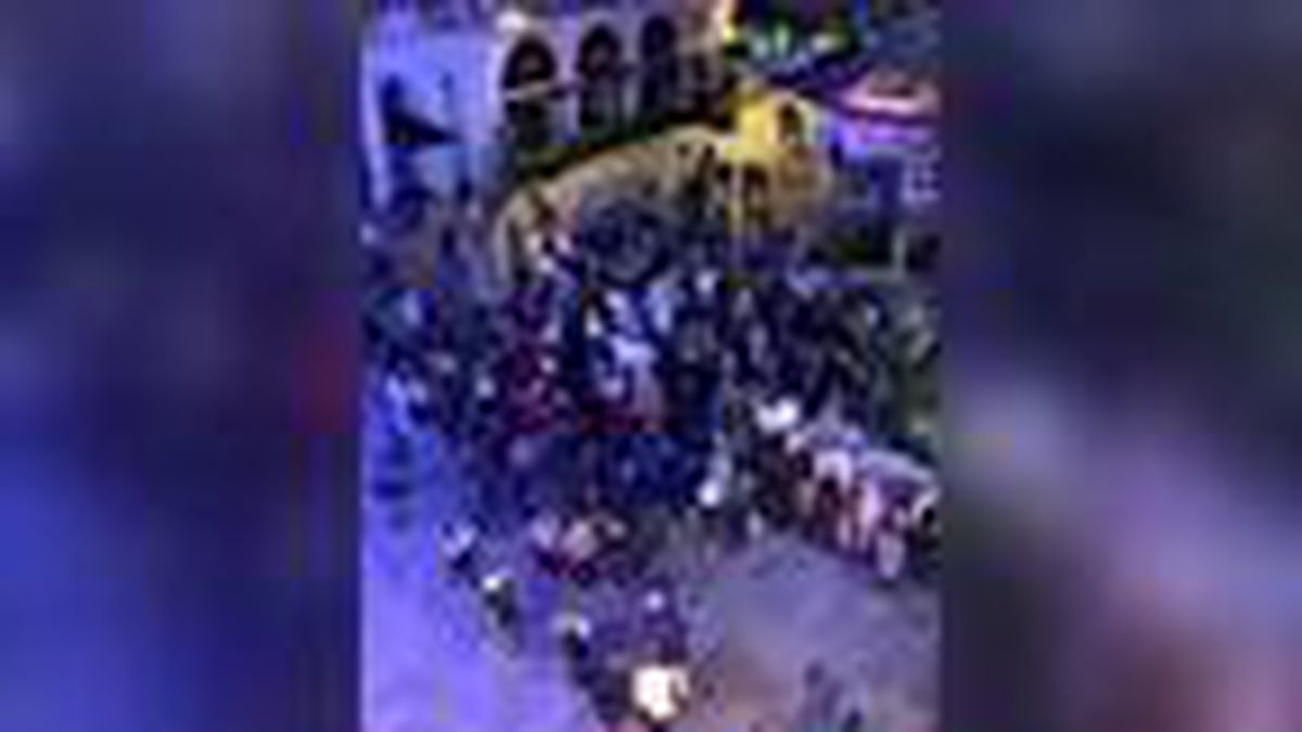 Son dakika haber: İngiltere\'de Leicester Meydanı\'nda koronavirüs partisi