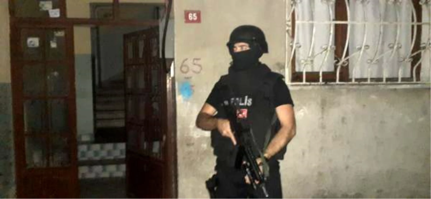 İSTANBUL\'DA TERÖR ÖRGÜTÜ PKK\'YA YÖNELİK OPERASYONDA 6 KİŞİ GÖZALTINA ALINDI