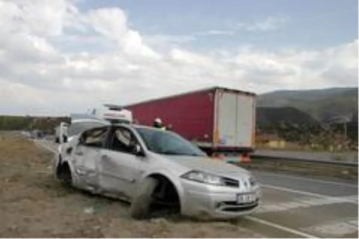 Son dakika! Kastamonu\'da iki ayrı kaza ucuz atlatıldı