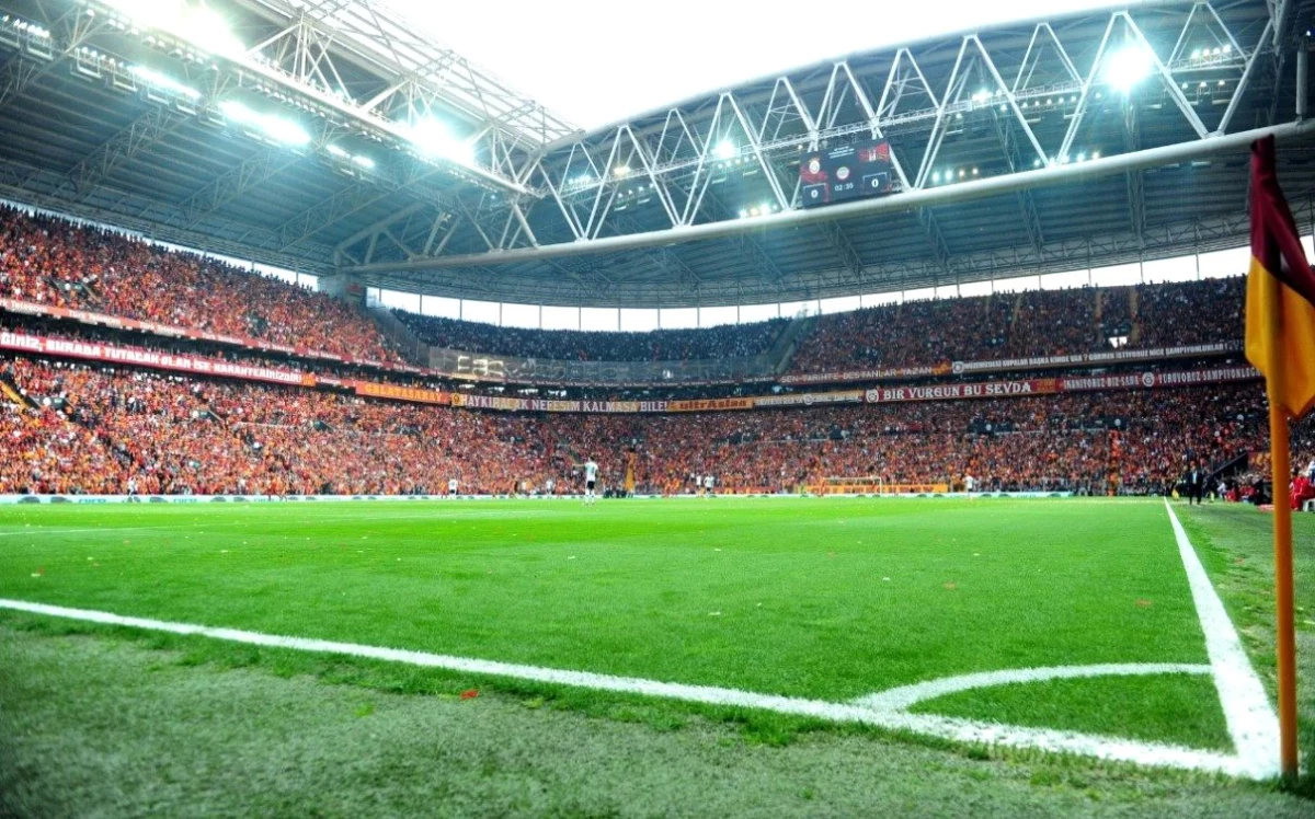 Son Dakika: Süper Lig ve Türkiye Kupası maçlarında, statlardaki locaların yüzde 50 kapasitesi kadar seyirci alınacak