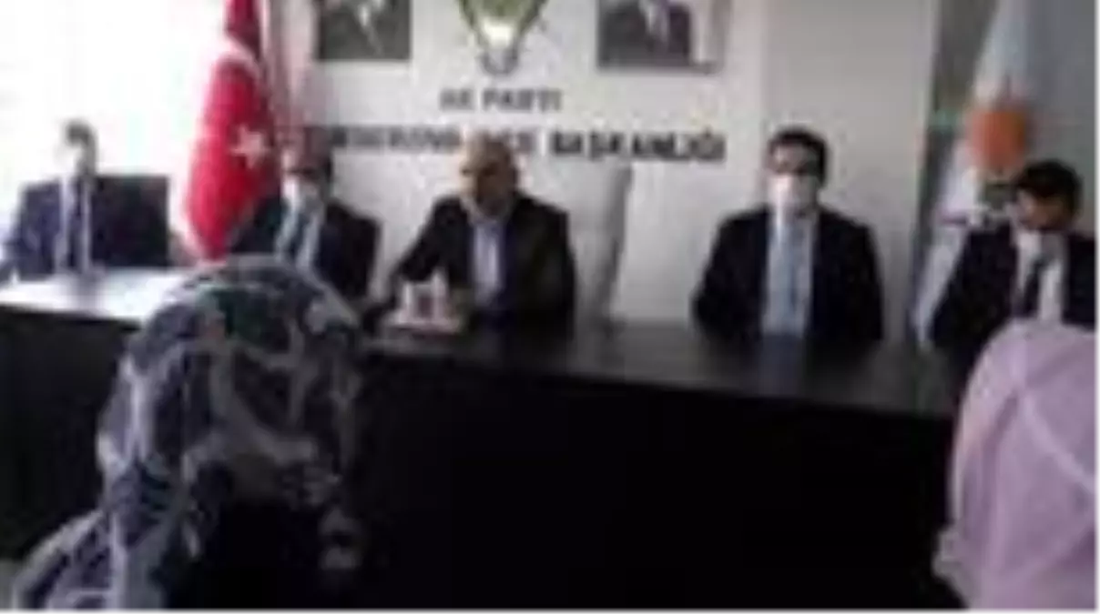 Ulaştırma ve Altyapı Bakanı Karaismailoğlu, Yüksekova\'da esnafı ziyaret etti