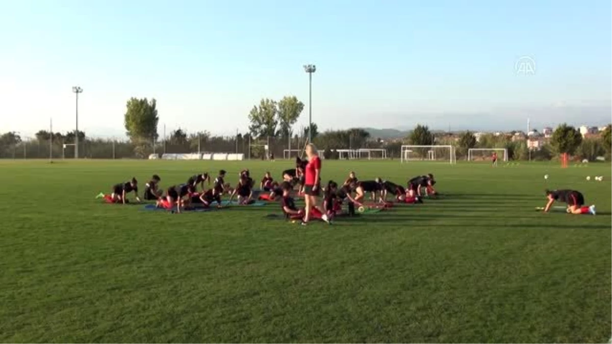 A Milli Kadın Futbol Takımı\'nın Antalya kampı başladı