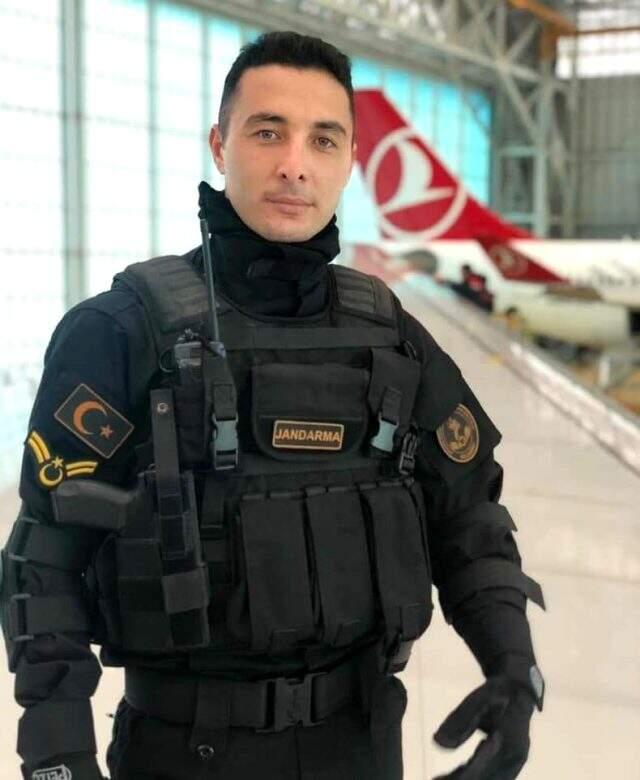 Ağrı'da teröristlerle çıkan çatışmada 1 askerimiz şehit oldu, 1 askerimiz yaralandı Ağrı'da teröristlerle çıkan çatışmada 1 askerimiz şehit oldu, 1 askerimiz yaralandı