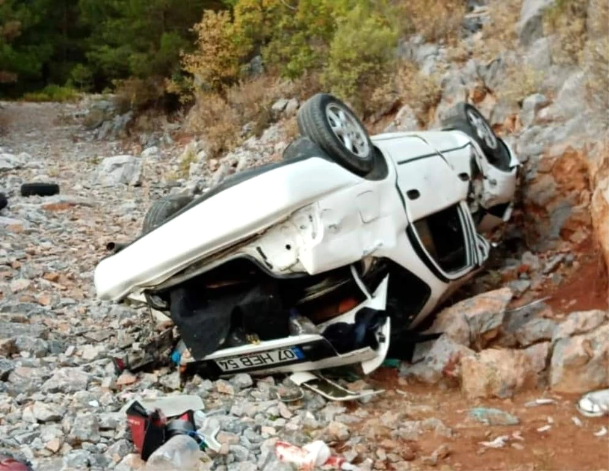 Virajı alamayan sürücü, otomobiliyle uçuruma yuvarlandı: 1 ölü, 1 ağır yaralı