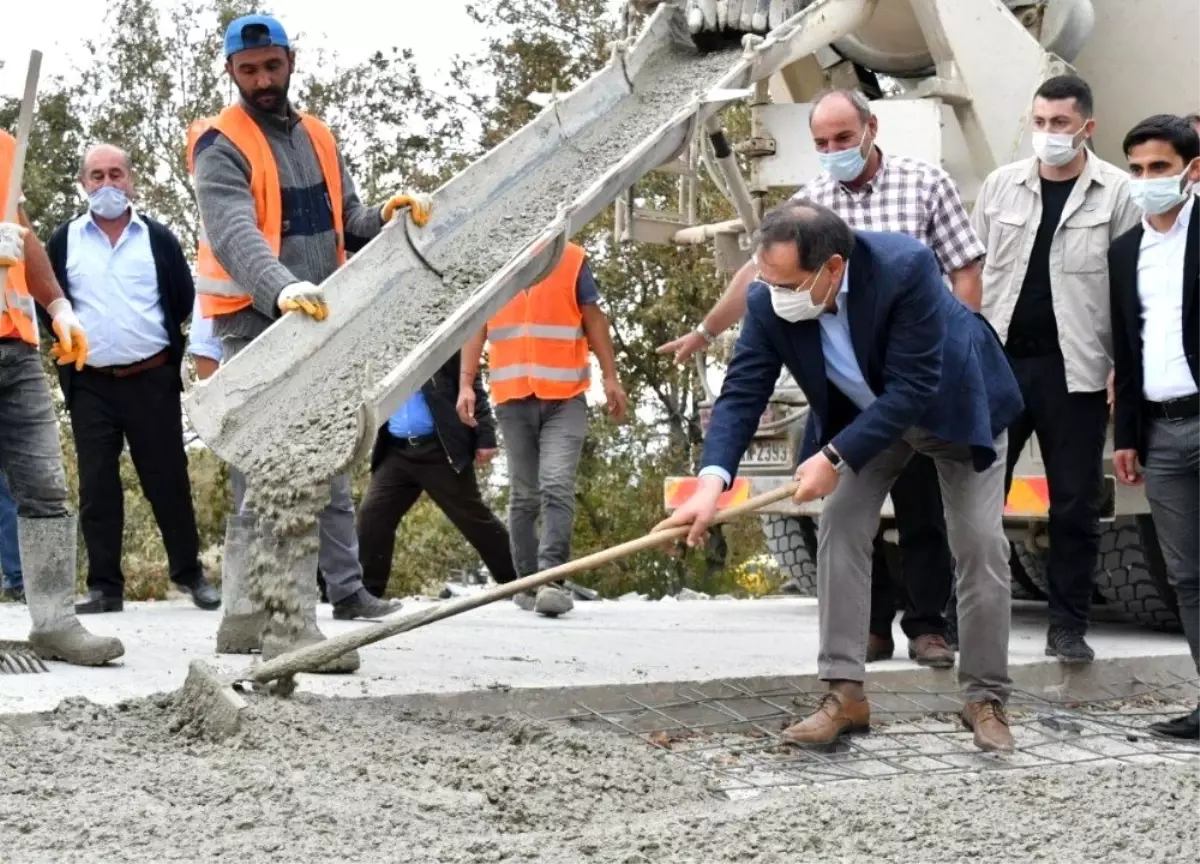 Başkan Demir gece gündüz sahada