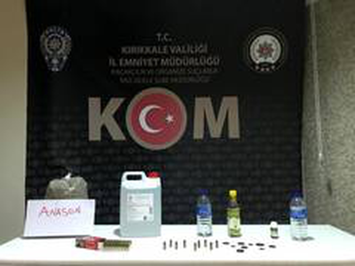 Kaçak içki operasyonunda tarihi eser ele geçirildi