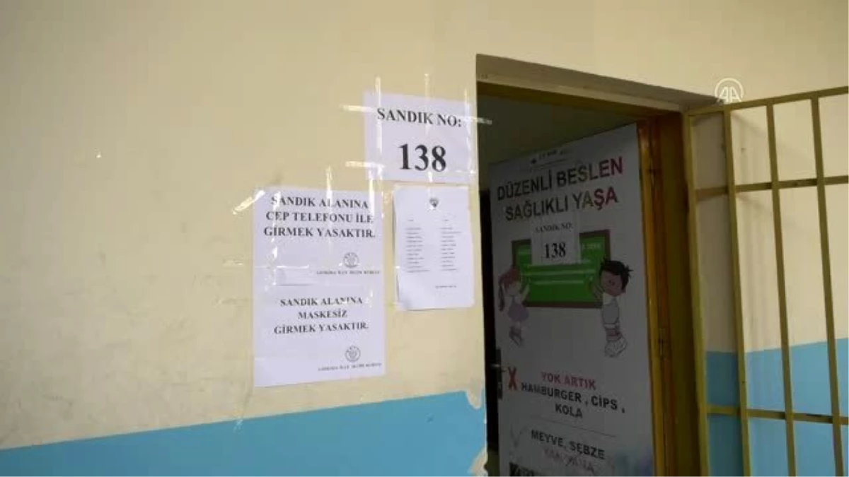 KKTC\'de cumhurbaşkanlığı seçimi için oy kullanma işlemi başladı