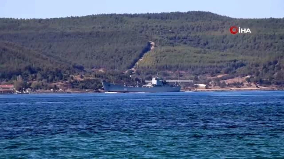 Rus savaş gemisi \'Saratov\' Çanakkale Boğazı\'ndan geçti