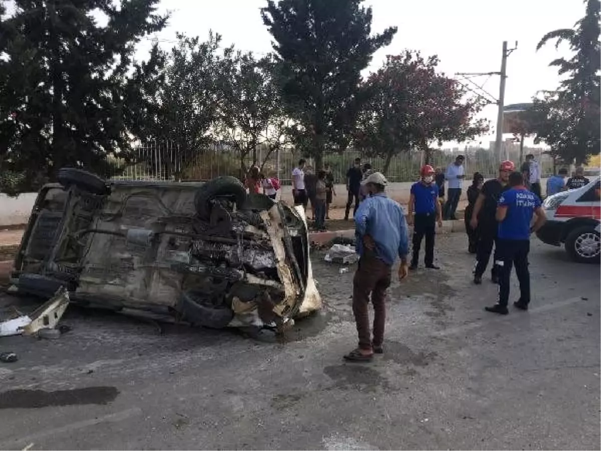 Tarım işçisi ailenin otomobiline kamyonet çarptı: 7 yaralı