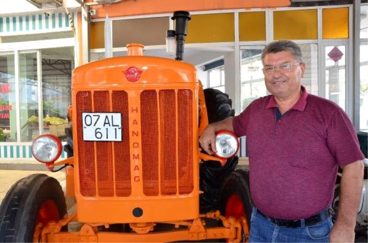 20 bin liraya alıp 14 bin liraya yenilediği 66 yıllık traktörle işe gidip geliyor