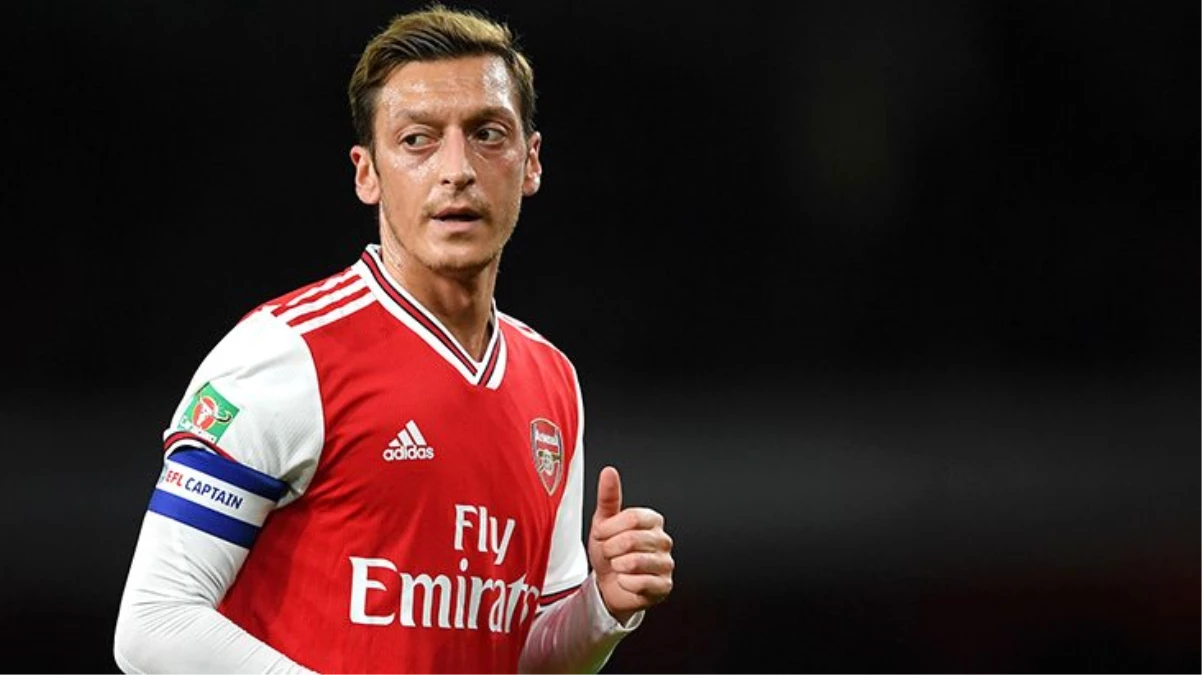Arsenal taraftarları, Mesut Özil\'in oynatılması için imza kampanyası başlattı