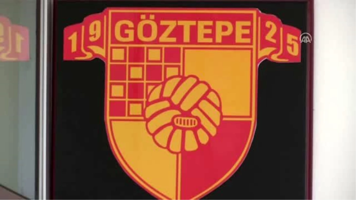 (ARŞİV) Göztepe\'nin efsane futbolcularından eski milli futbolcu Nevzat Güzelırmak vefat etti