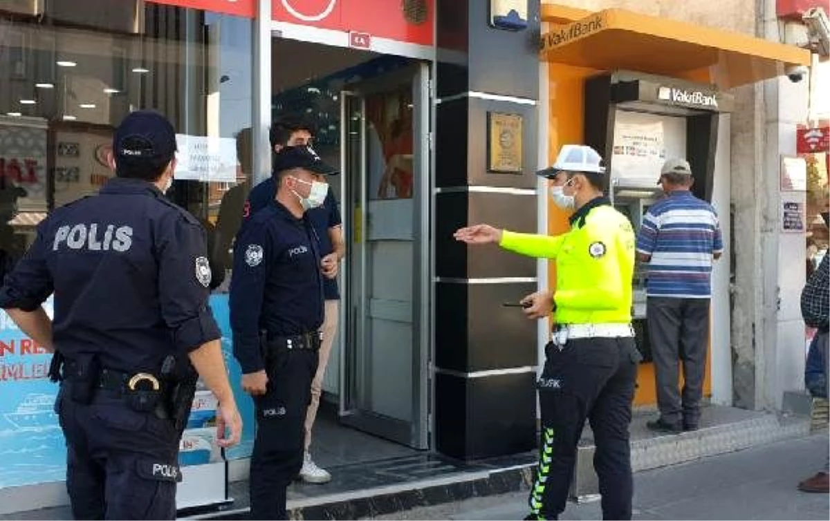 Son dakika haber | ATM\'de unutulan parayı polise teslim etti