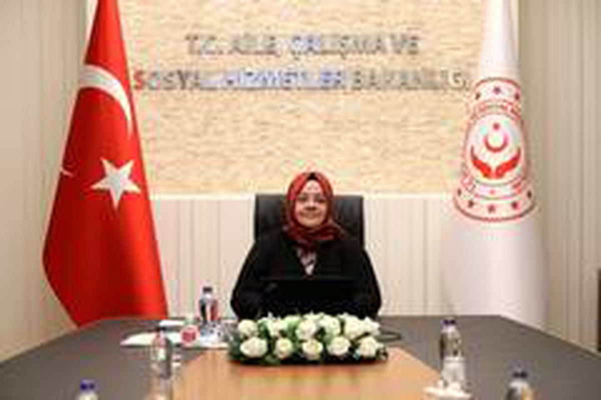 Bakan Selçuk, 81 ilden kız çocuklarıyla görüştü