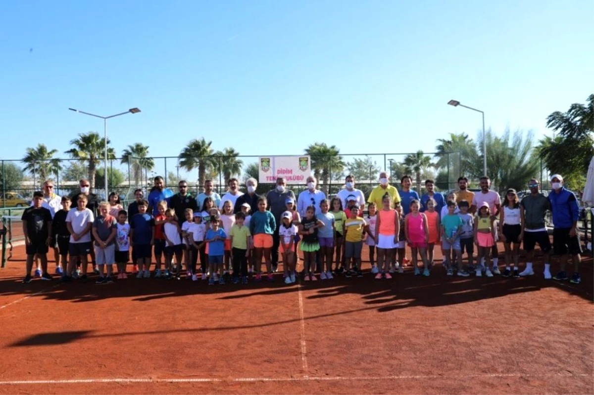 Başkan Atabay tenis şenliğine katıldı