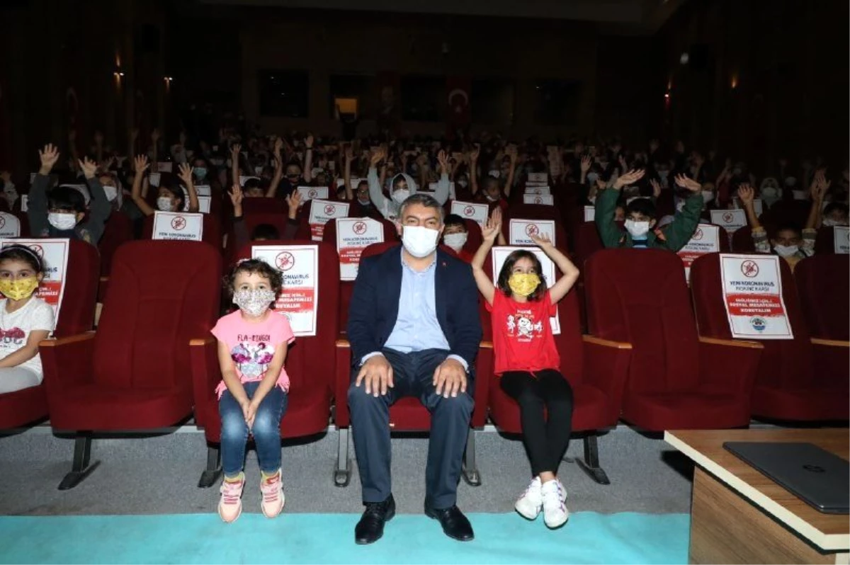 Son dakika haber... Başkan Şayir, çocuklarla tiyatroda buluştu